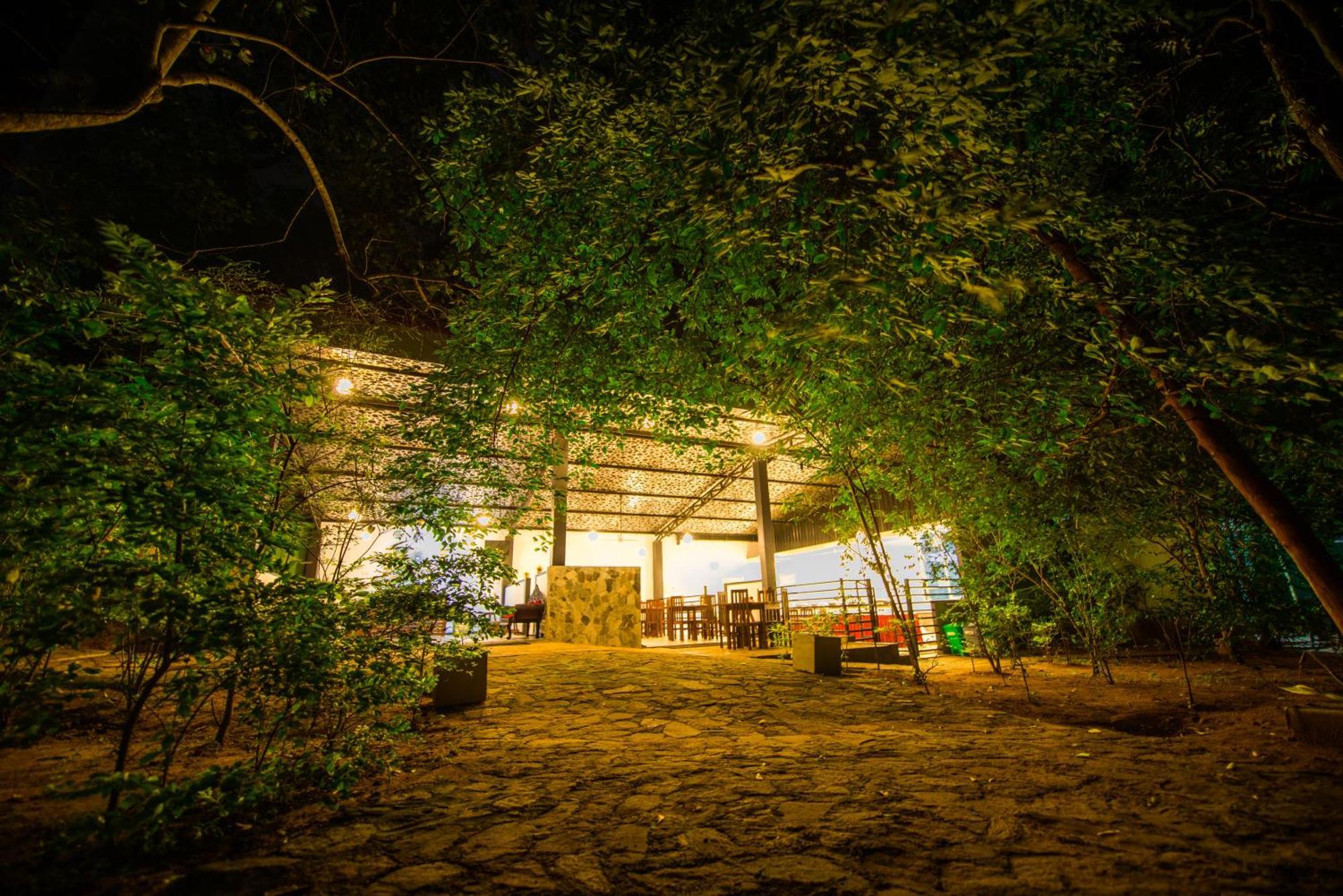 C B S Resort Удавалаве Екстериор снимка